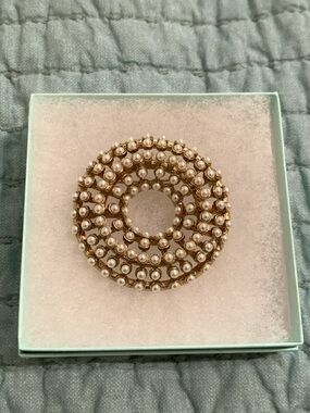 Round Clustered Pearl Brooch in Antique Gold Tone